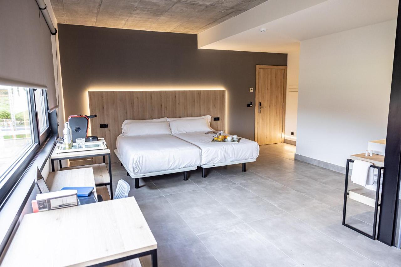 Hospedium Hotel Devalar Do Mar กามาริญาส ภายนอก รูปภาพ