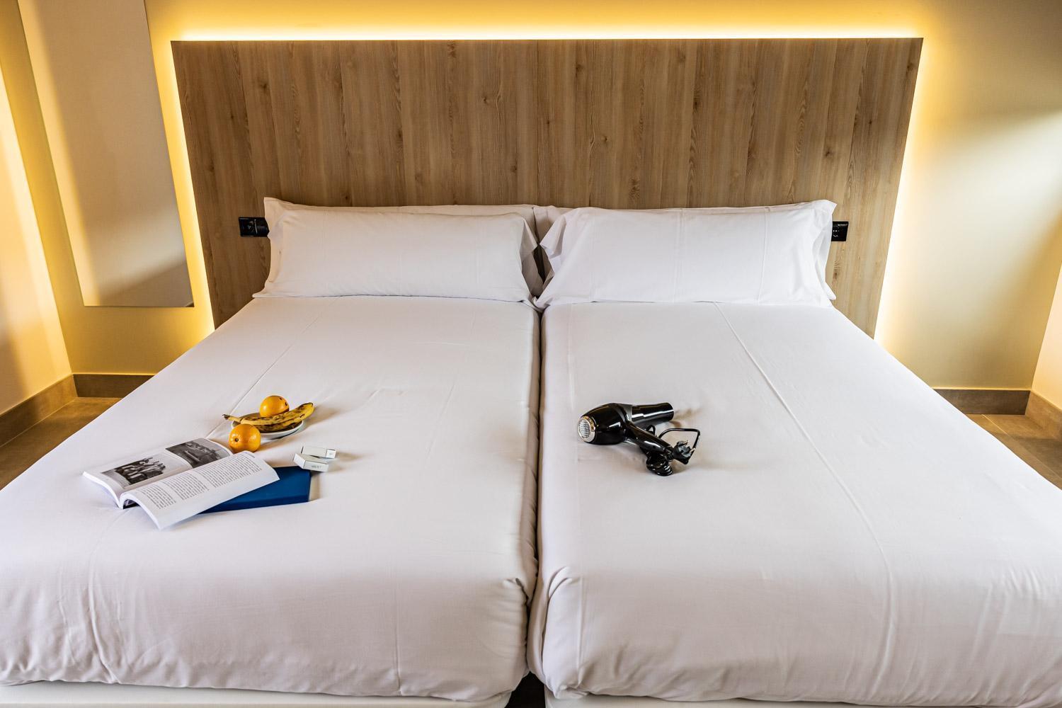 Hospedium Hotel Devalar Do Mar กามาริญาส ภายนอก รูปภาพ